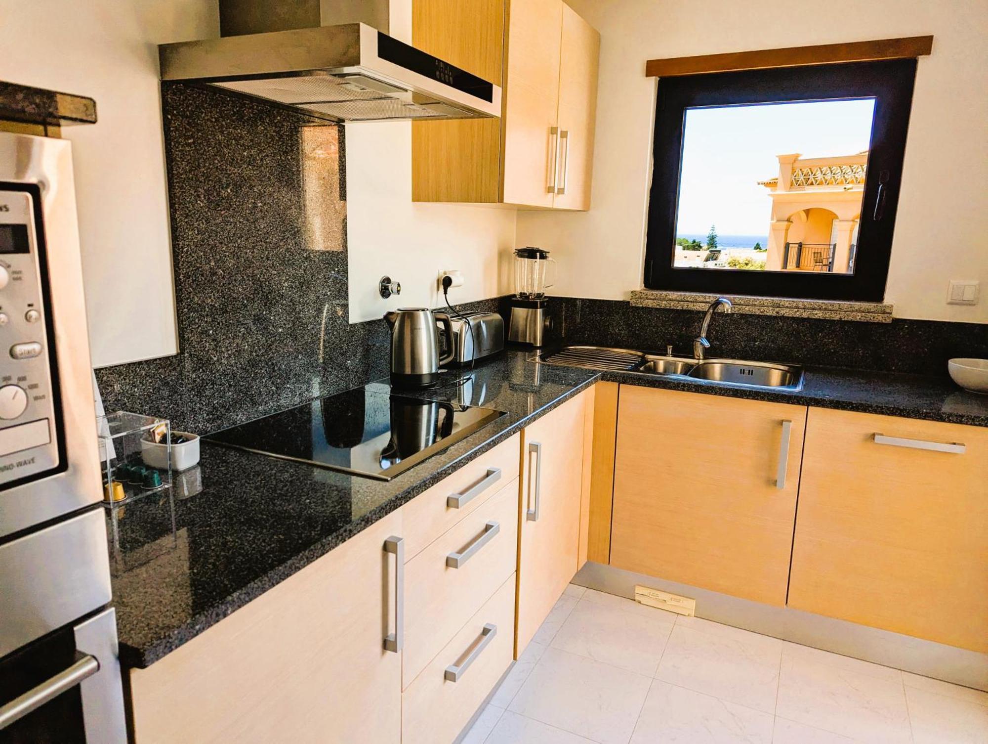 Luxury 3-Bedroom Apartment At High-End Praia Da Luz Exterior photo
